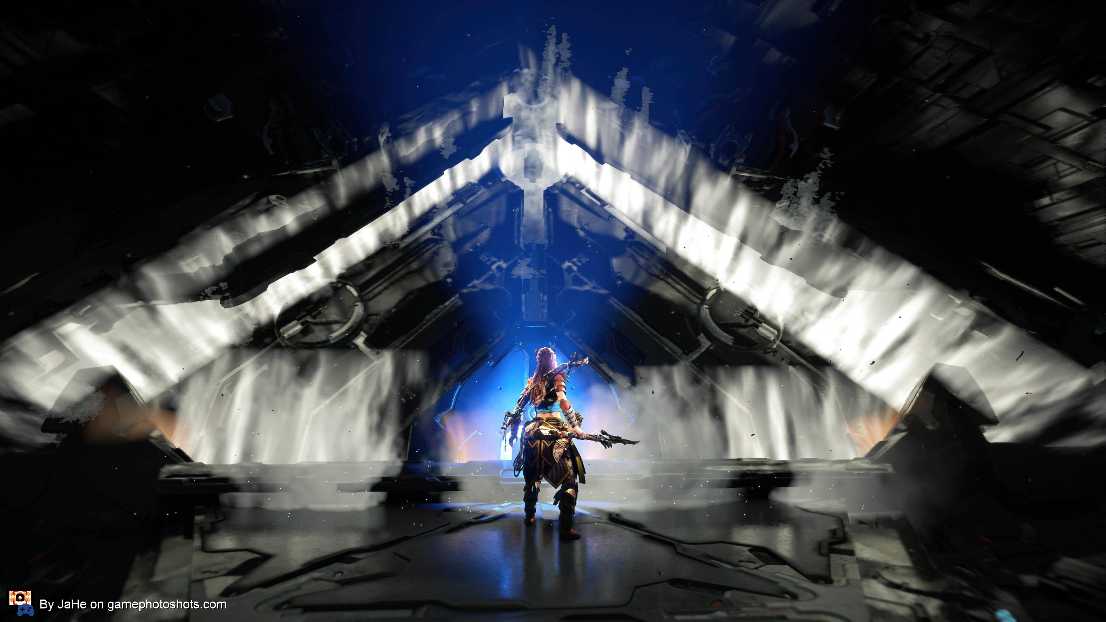 Aloy opening a Cauldron