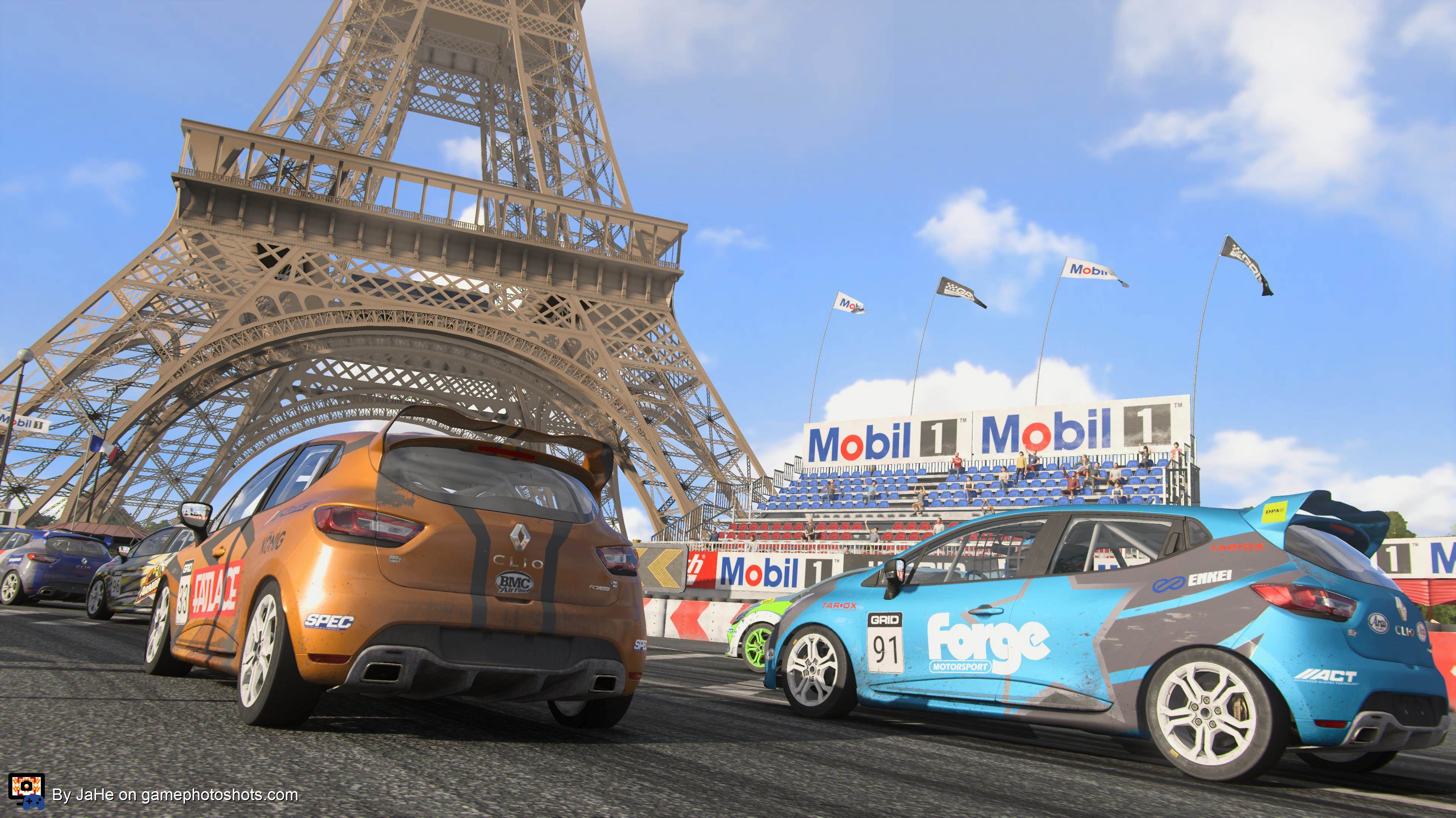 Renault Clio race around the Eiffel tower in Paris