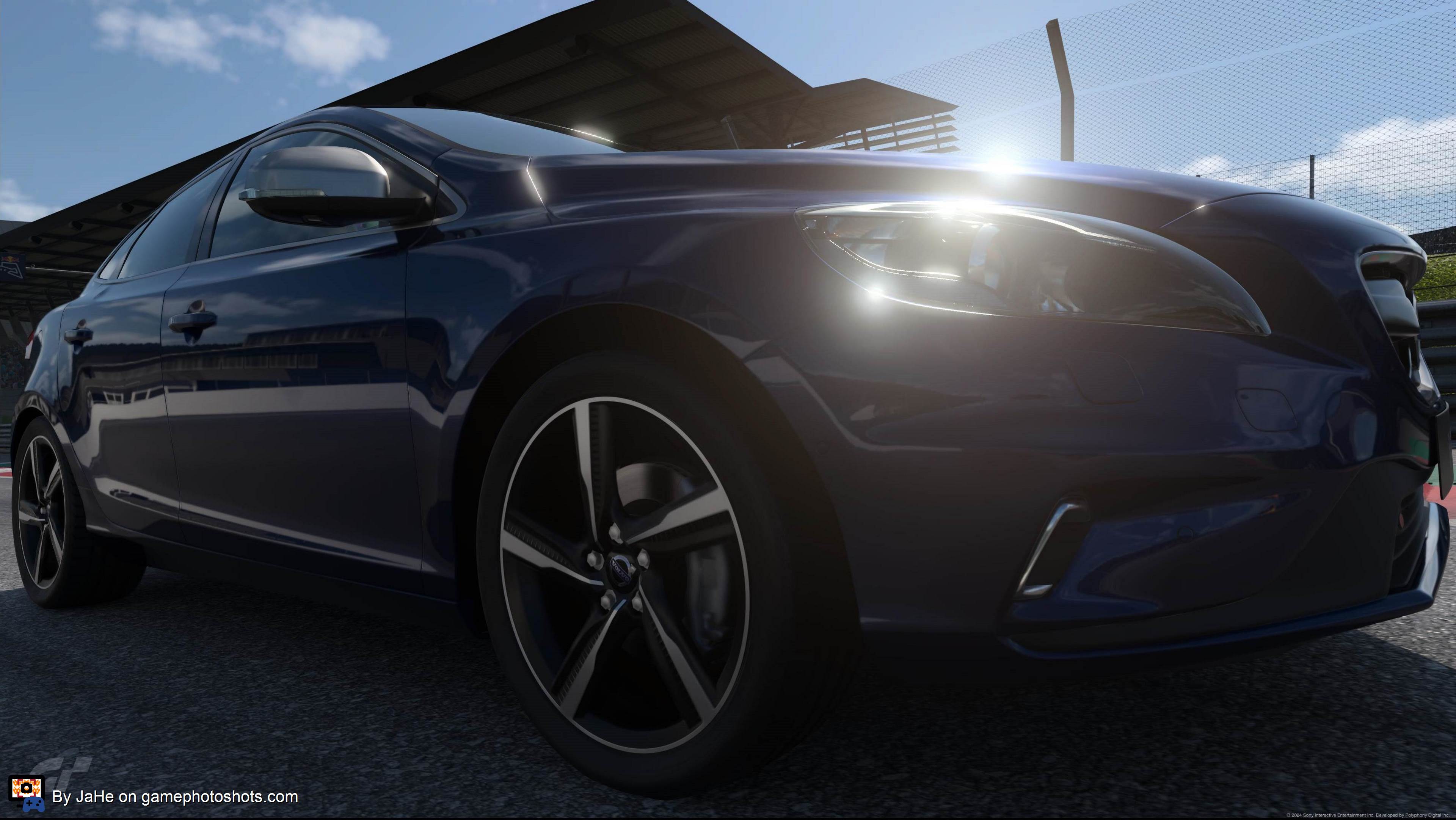 Volvo V40 T5 R-Design 13